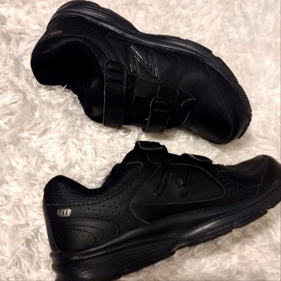 New Balance Shoes Mens New Balance Black Velcro 41 Walking Sneakers